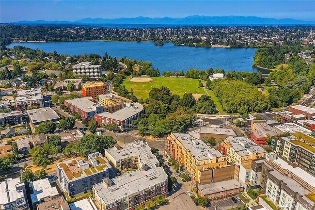 Aerial view of the building location next to the Greenlake - 410 NE 70th St