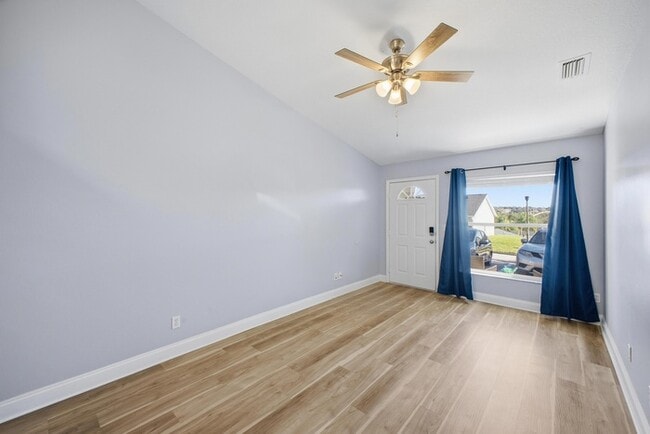 Foto del edificio - 750 S Grand Hwy