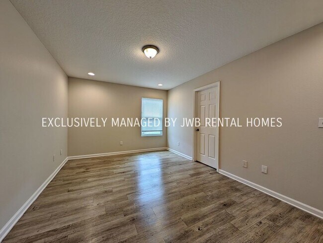 Building Photo - 8715 Samona Dr W