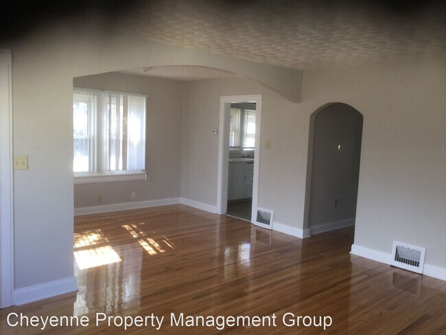 Building Photo - 2 br, 2 bath House - 3502 McComb Ave.