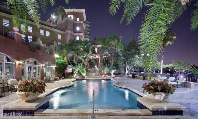Building Photo - 2 br, 2 bath Apartment - 2800 Yacht Club Blvd