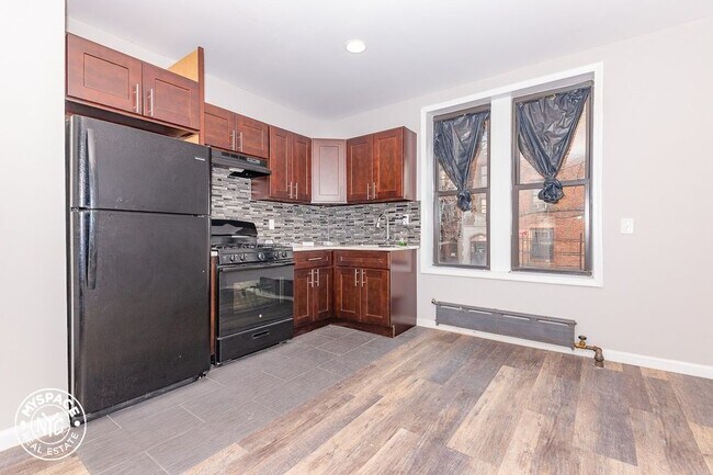 Foto del edificio - 15 Van Siclen Ave