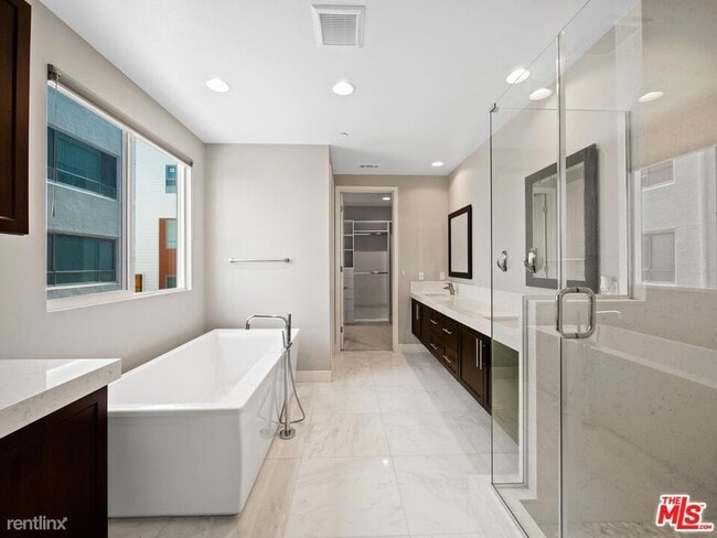 Building Photo - 3 br, 3 bath Condo - 5695 Goldeneye Dr Apt 2