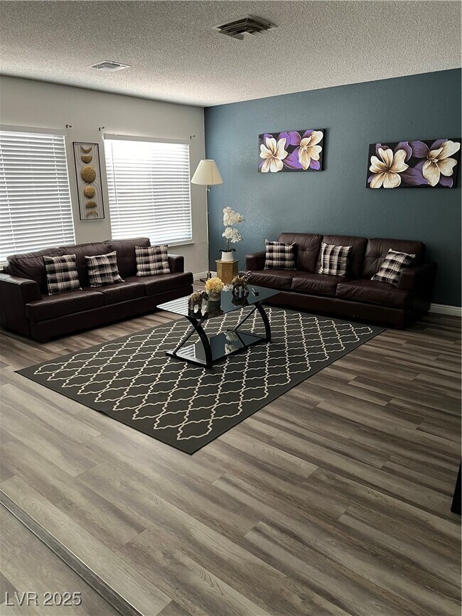 Foto del edificio - 3835 Chutney St