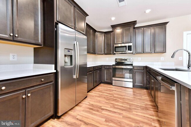 Building Photo - 43740 Transit Sq