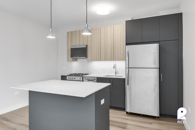 Foto del edificio - 670 N May St
