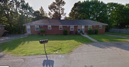 Building Photo - 408 Martha Ln