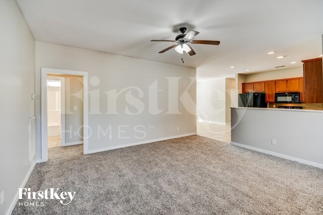 Foto del edificio - 285 Hathaway Ln