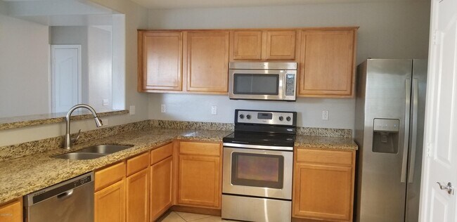 Foto del edificio - 45008 Miramar Rd
