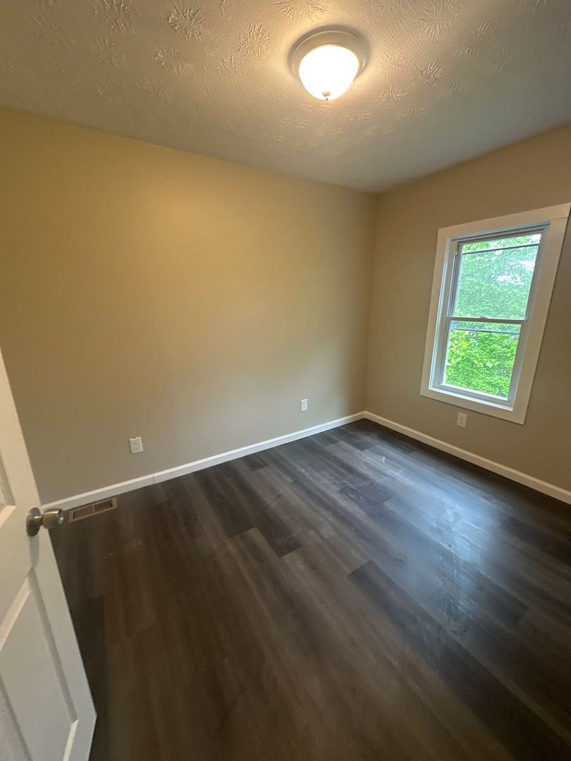 3900 W 23rd St Cleveland, OH 44109 – photo 5