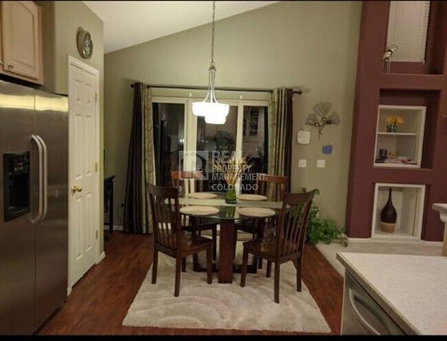 Foto del edificio - 8407 Dove Ridge Way