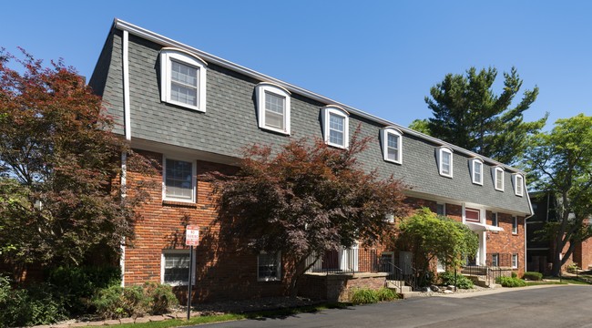 Building Photo - Forest Hills Apartments