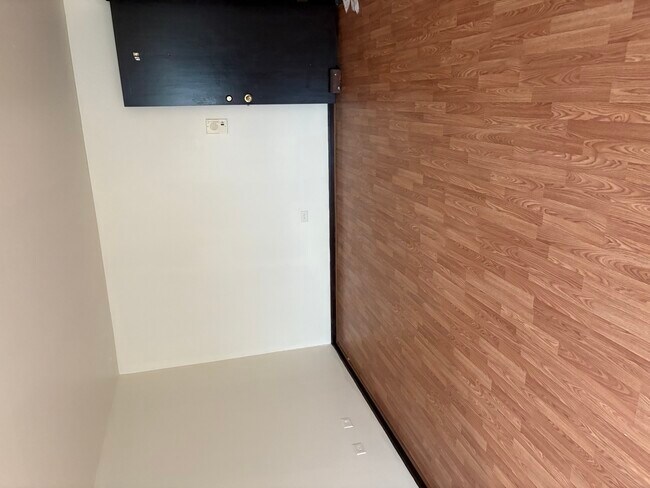 Foto del edificio - 7745 Adams St