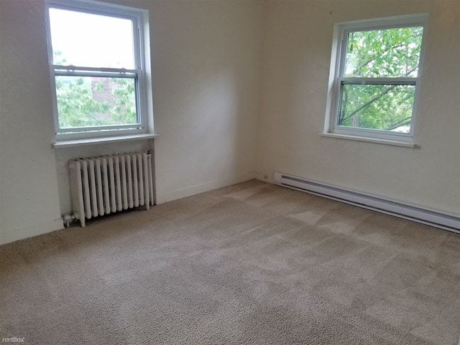 Building Photo - 1 br, 1 bath Apartment - 5700 Munhall Road #3