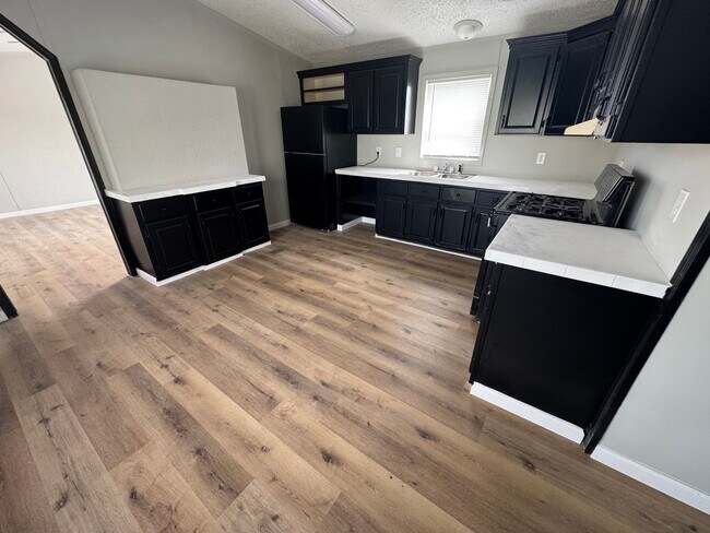 Foto del edificio - 2552 Smith Ave