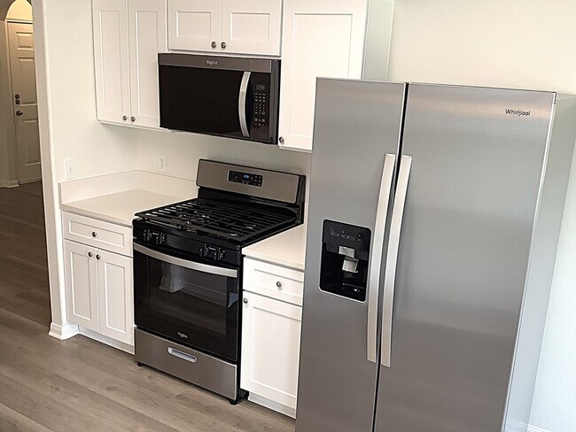 Building Photo - 910 Redcrest Springs Ct