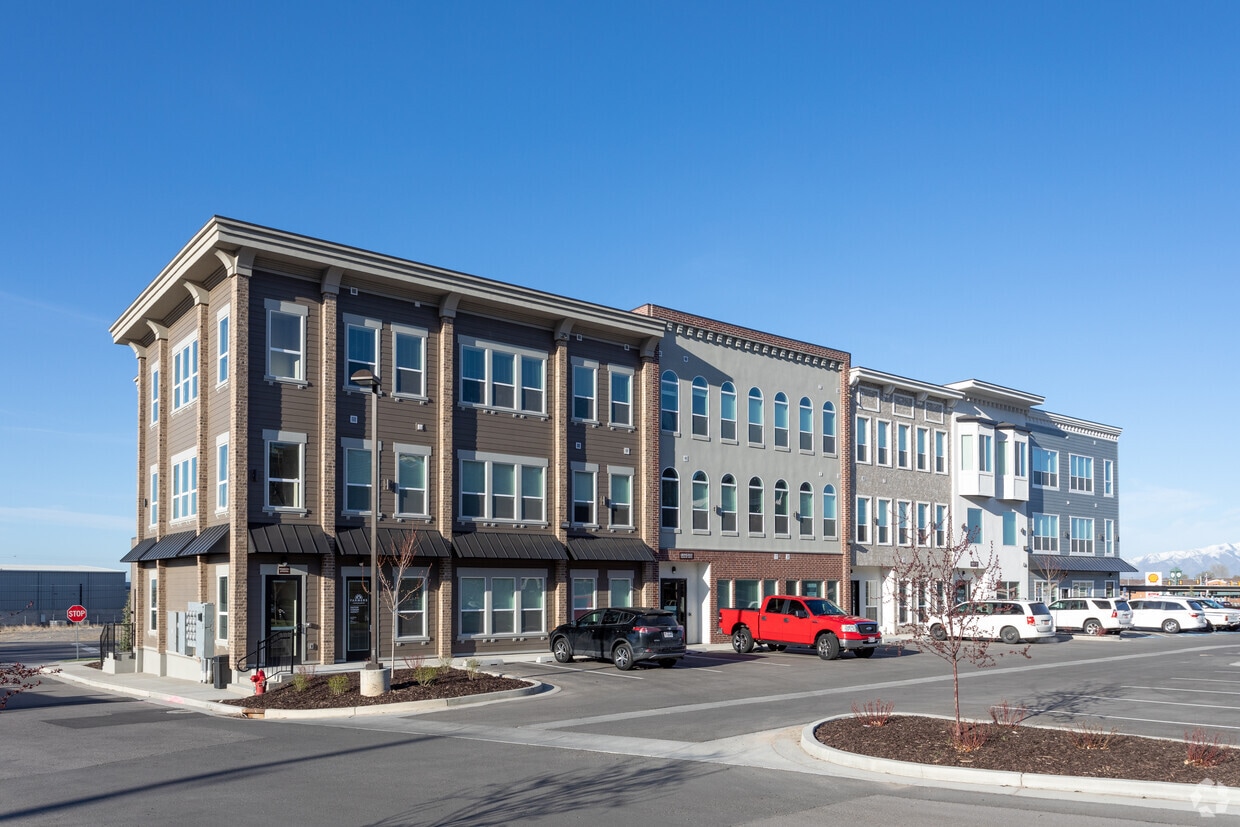 Grovecrest Executive Offices & Grovecrest Center - Grovecrest Center