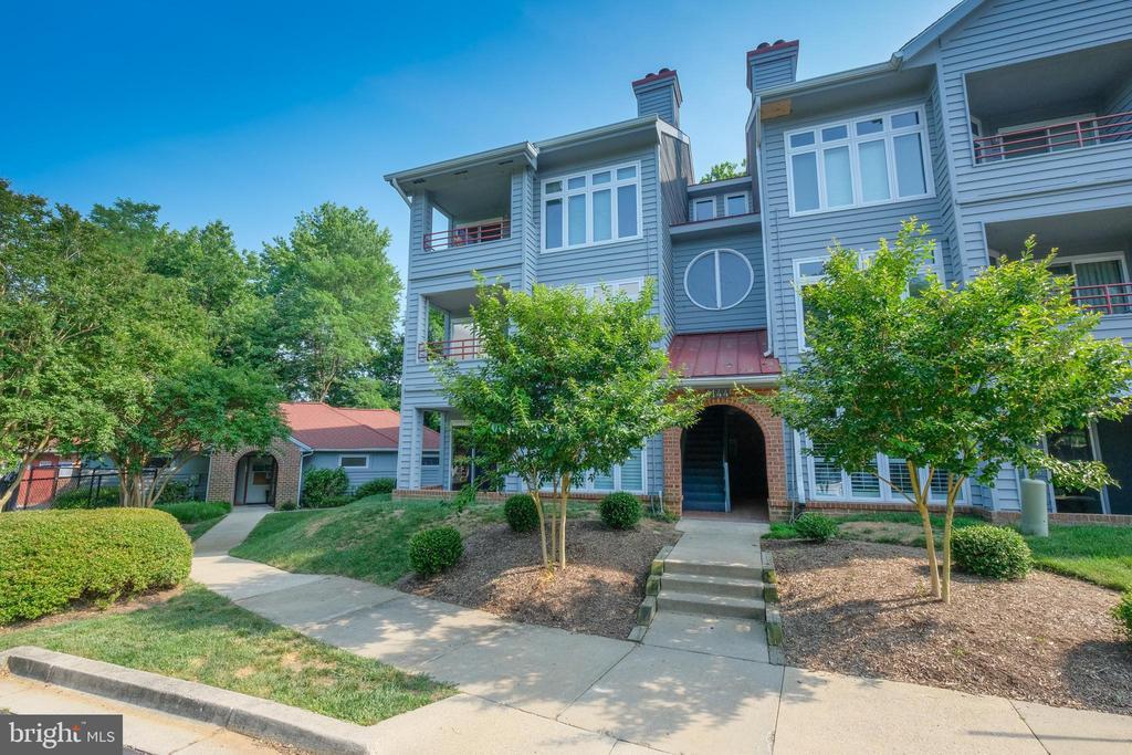 Foto principal - 1140 Lake Heron Dr
