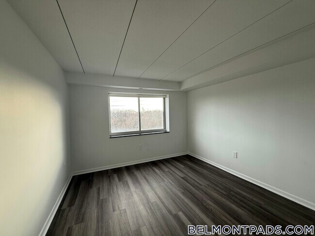 Foto del edificio - 53 Hill Rd