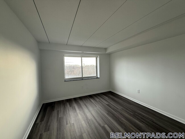 Building Photo - 53 Hill Rd