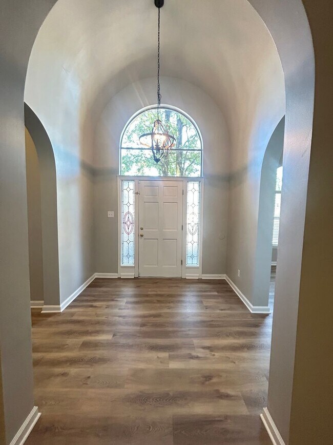 Foto del edificio - Newly Renovated Cordova Home! Offering ove...