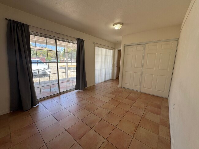 Building Photo - 758 W Longden Ave