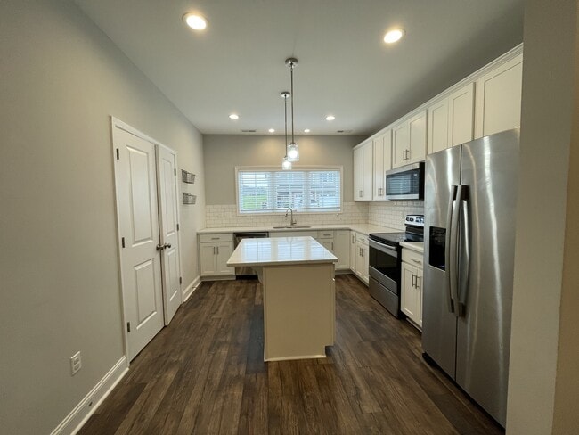 Building Photo - 1178 Commonwealth Cir