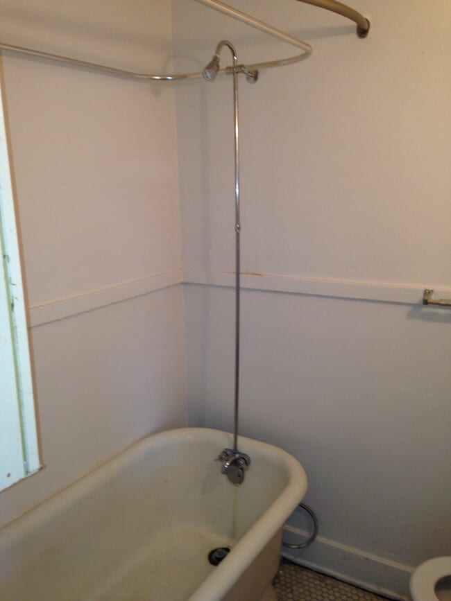 Foto del edificio - 1751 S Main St