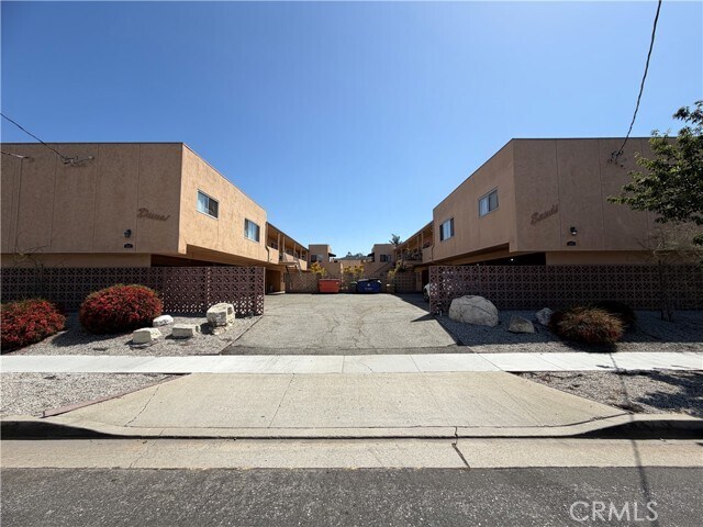 Foto del edificio - 21024 Reynolds Dr