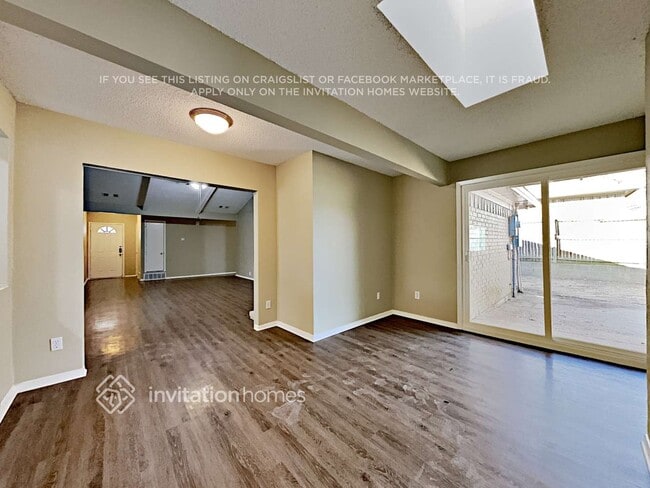 Foto del edificio - 3200 Whisper Wood Ct