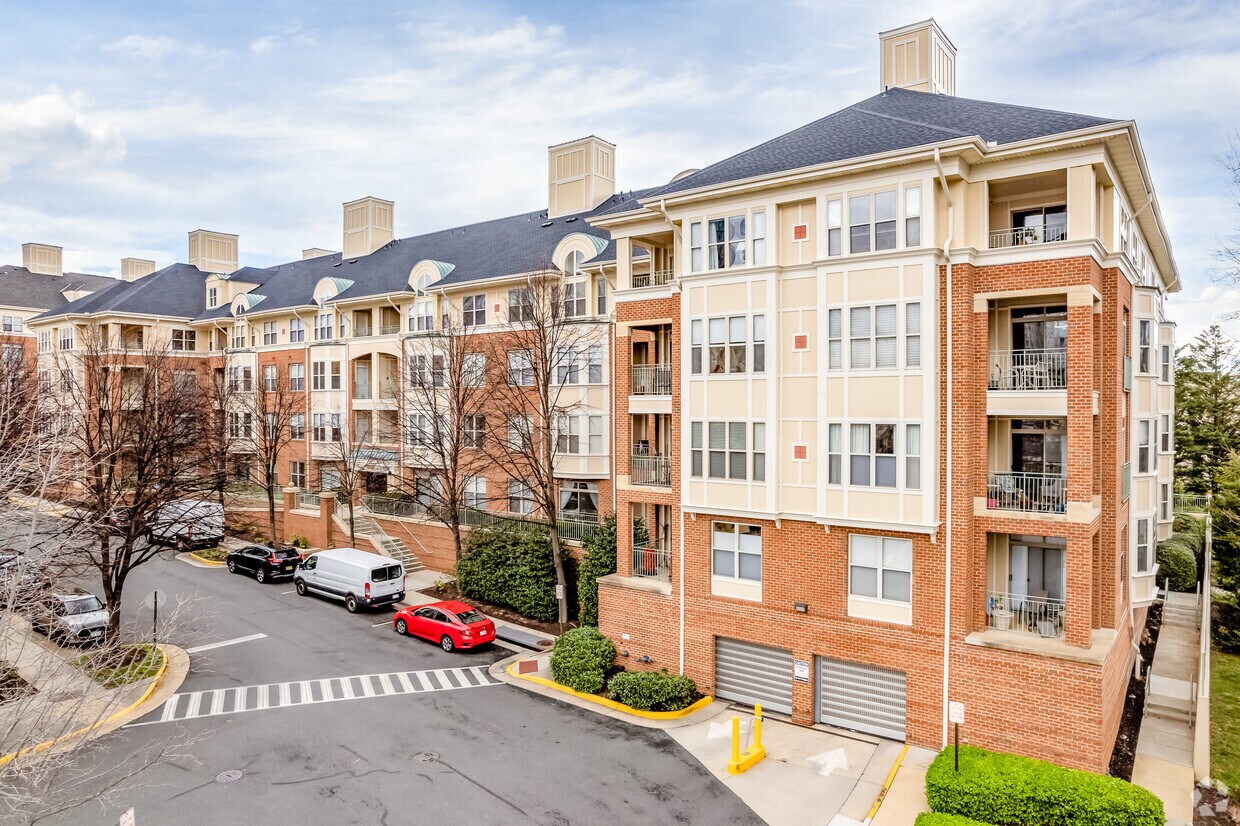 1855 Stratford Park Pl, Reston, VA 20190 Apartments in Reston, VA