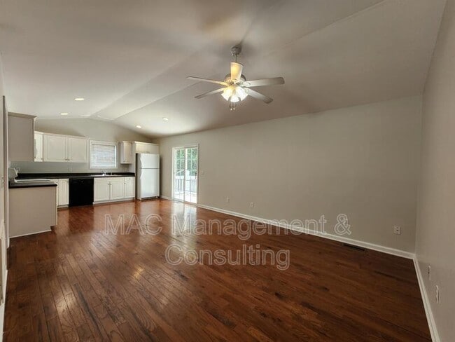 Foto del edificio - 916 Bill Smith Rd