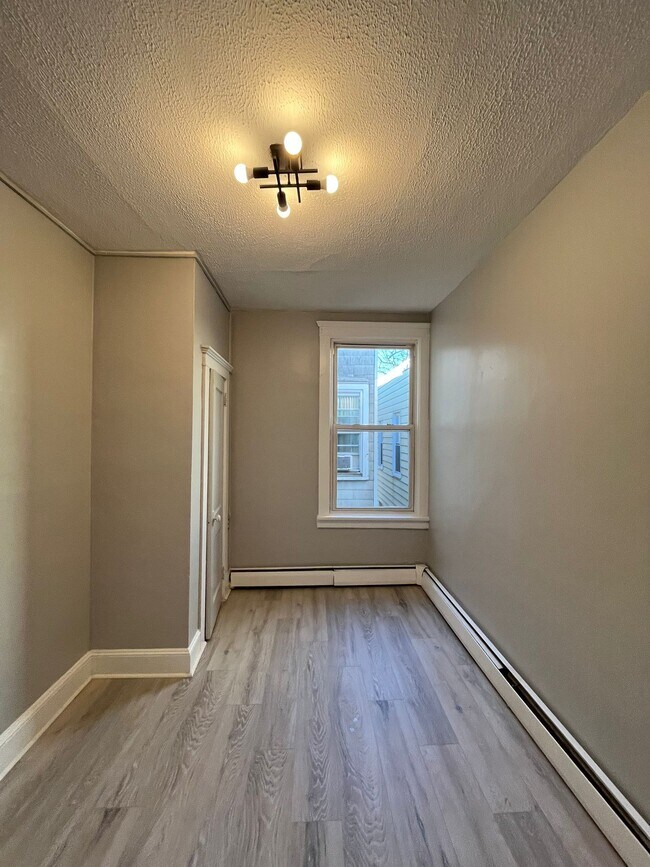 Building Photo - 56 Terhune Ave