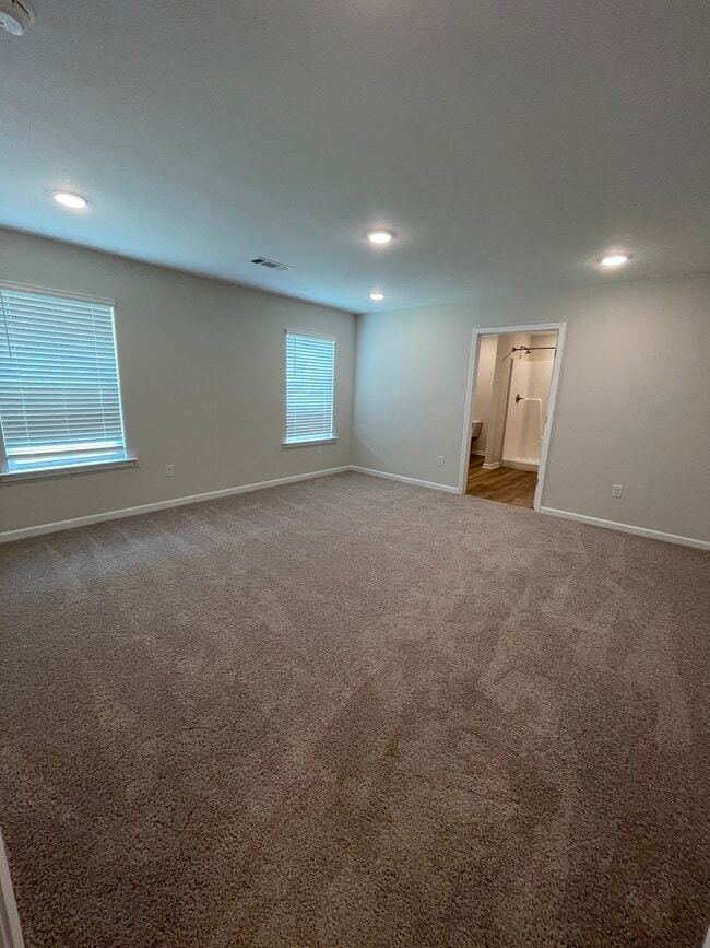 Building Photo - 571 Ridgeland Rd