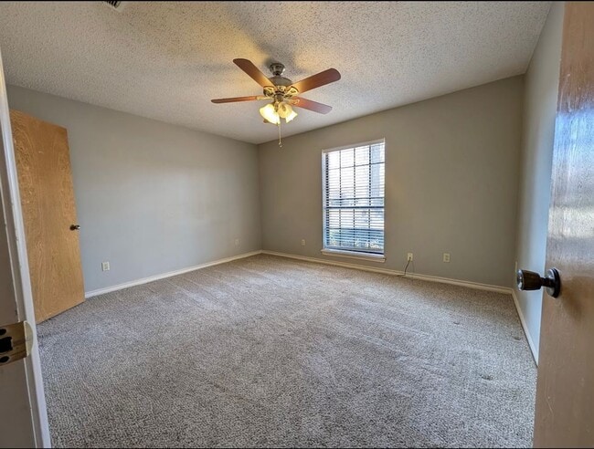 Foto del edificio - 20 Fernwood Dr