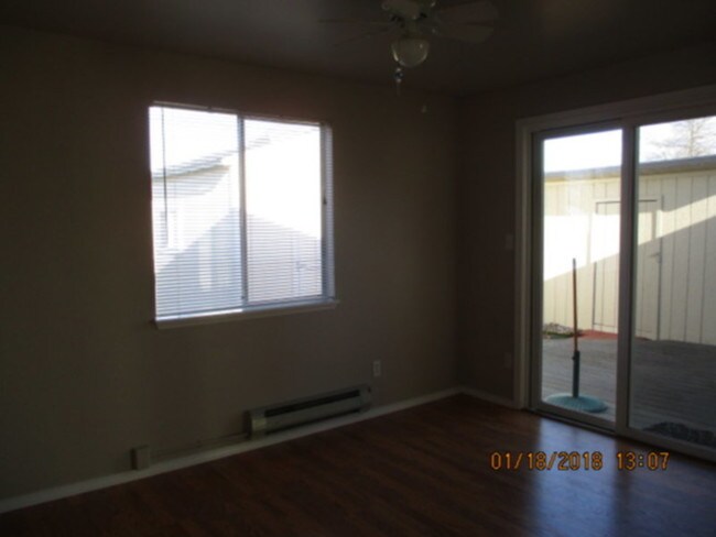 Foto del edificio - 830 E Blair Ave