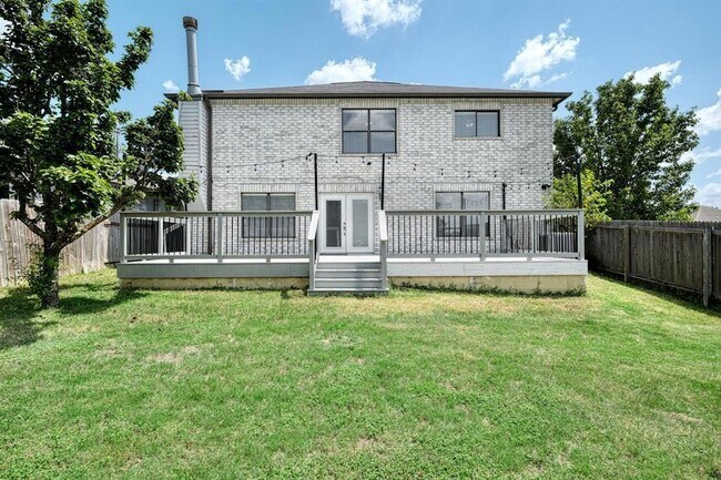 Building Photo - 2801 Adelen Ln