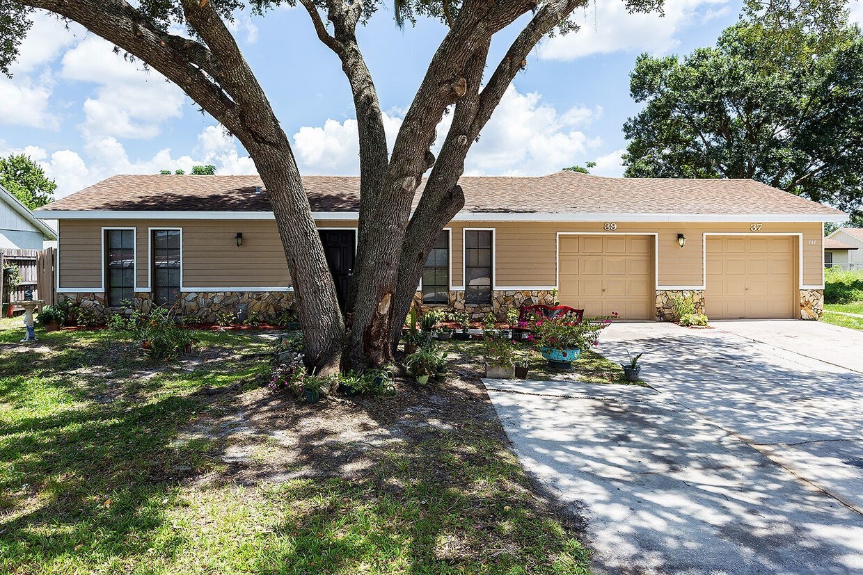 Primary Photo - 739 Lucaya Dr