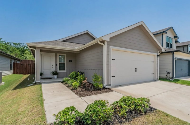Primary Photo - 363 Vitex Dr