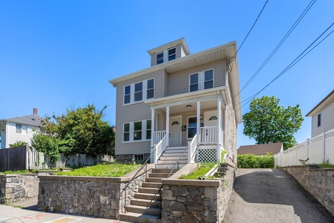 Building Photo - 159 Pleasant St