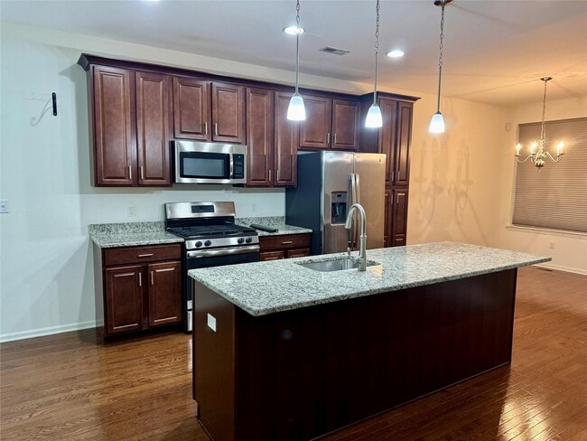 Building Photo - 127 Meadow View Dr