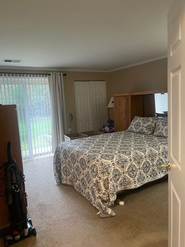 Foto del edificio - Coming soon! Ground level condo in Lake Heron