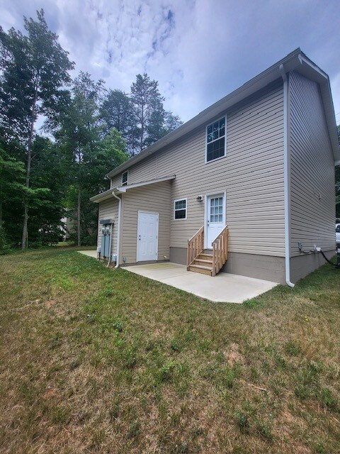 Building Photo - 6361 Kidville Rd
