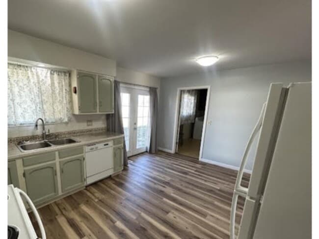 Building Photo - Charming Rancher!!