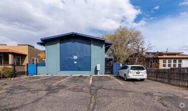 Building Photo - 206 Princeton Dr SE