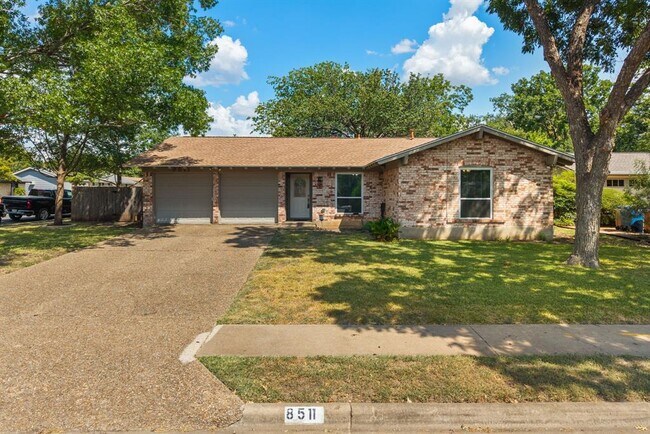 Foto del edificio - 8511 Daleview Dr