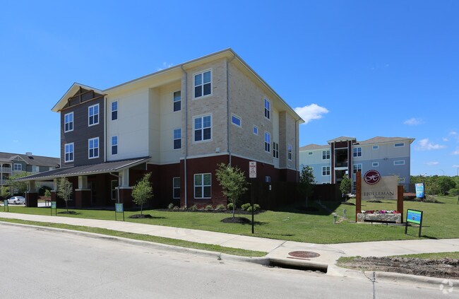 Holleman Crossing Apartments College Station, TX