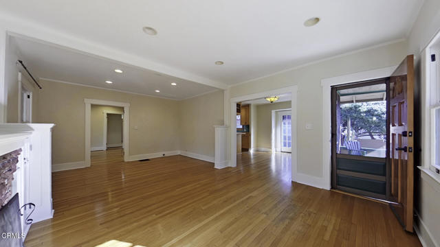 Building Photo - 1915 Las Lunas St