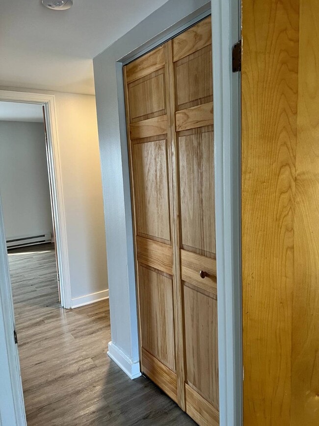 Building Photo - 13 N College St