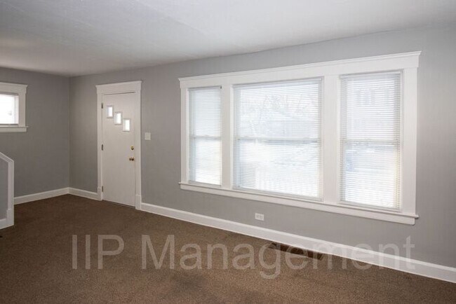 Building Photo - WELL MAINTAINED SINGLE FAMILY HOME